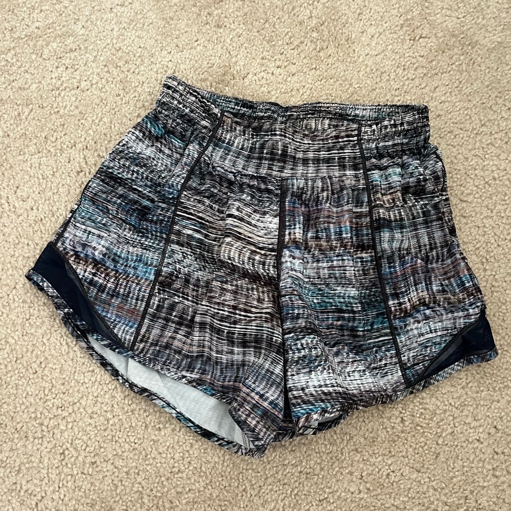 Lululemon hotty hot shirt size 4
